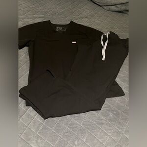 FIGS Black Women's Scrub Top and Pants Set